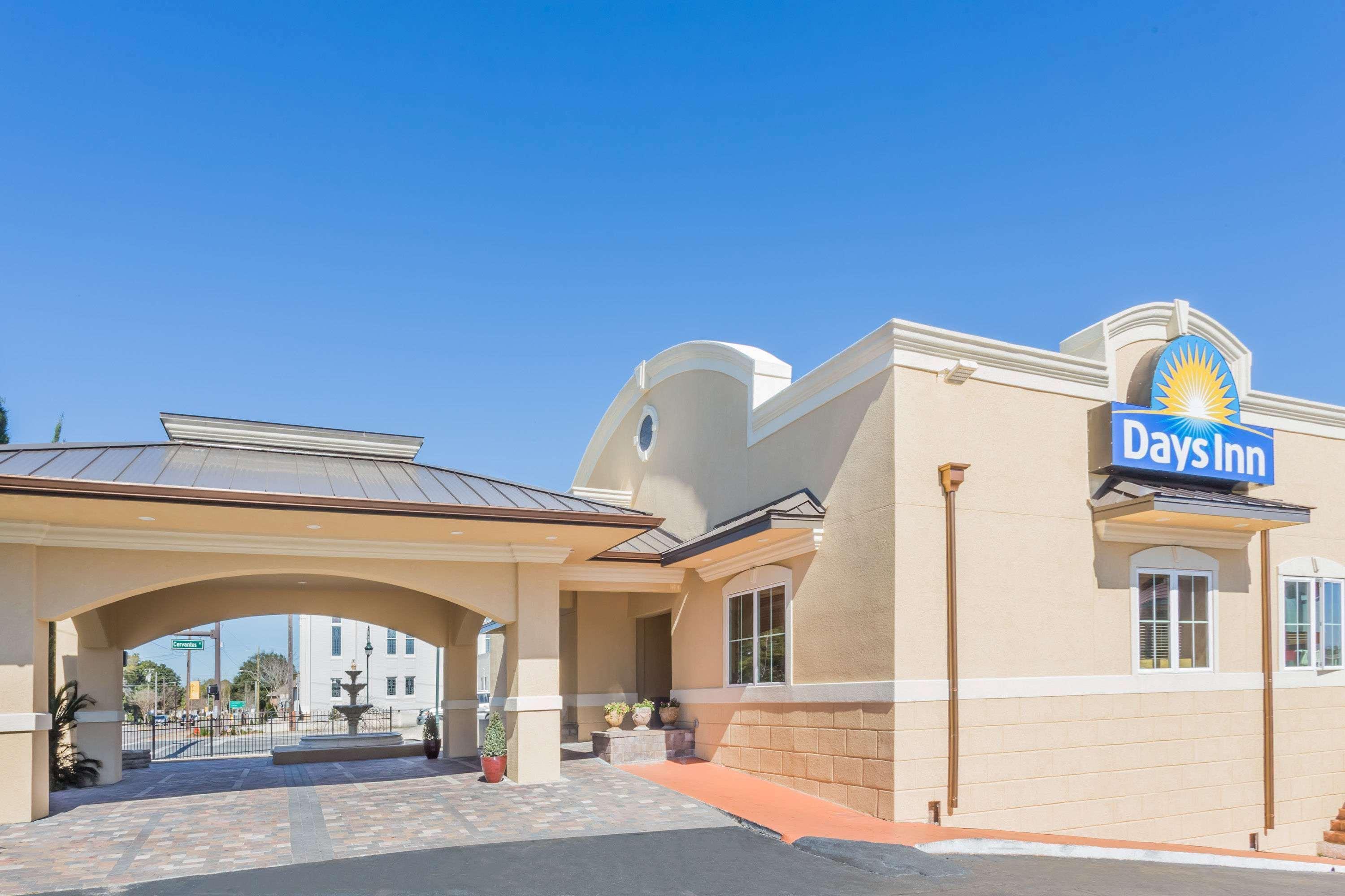 Days Inn By Wyndham Pensacola - Historic Downtown Exteriér fotografie